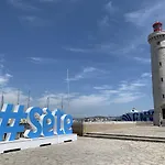 A Avec Piscine, Terrasse, Parking Prive, A 1km De La - Fr-1-338-504 * Sète