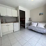 Appartamento à Avec Piscine, Terrasse, Parking Privé, à 1km De La - Fr-1-338-504