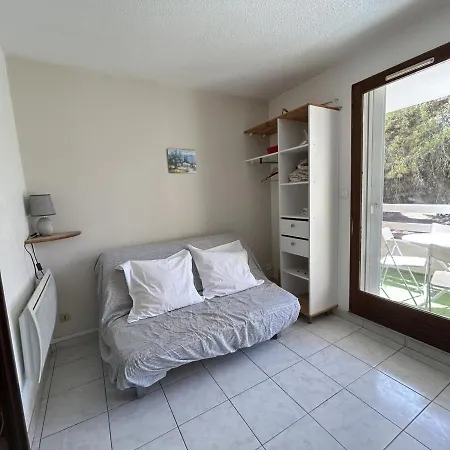 à Avec Piscine, Terrasse, Parking Privé, à 1km De La - Fr-1-338-504 *