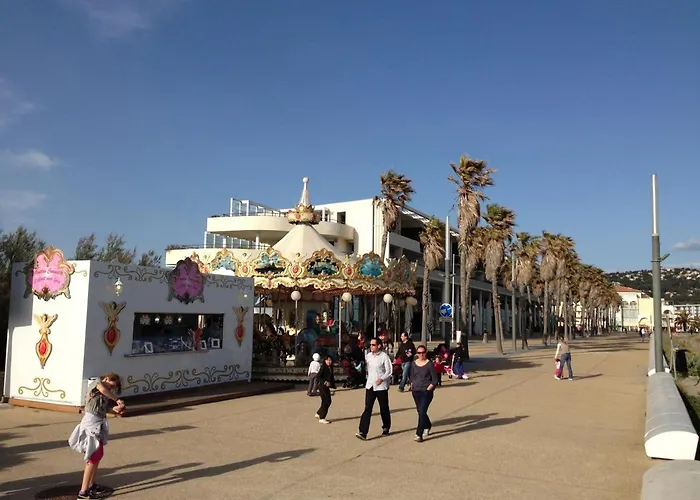 Apartamento à Avec Piscine, Terrasse, Parking Privé, à 1km De La - Fr-1-338-504