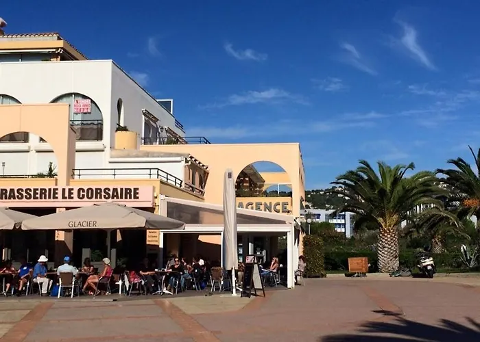 à Avec Piscine, Terrasse, Parking Privé, à 1km De La - Fr-1-338-504 *