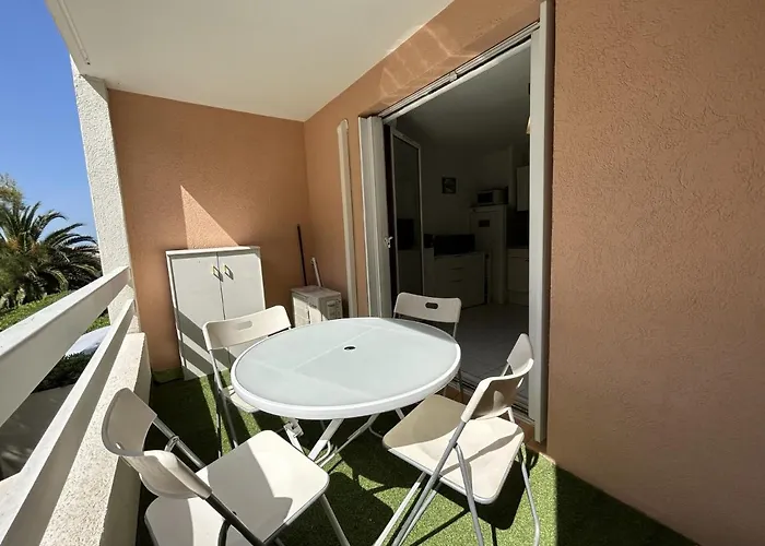 Apartamento à Avec Piscine, Terrasse, Parking Privé, à 1km De La - Fr-1-338-504