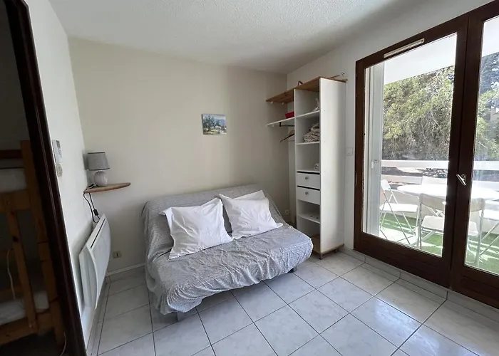 à Avec Piscine, Terrasse, Parking Privé, à 1km De La - Fr-1-338-504 *